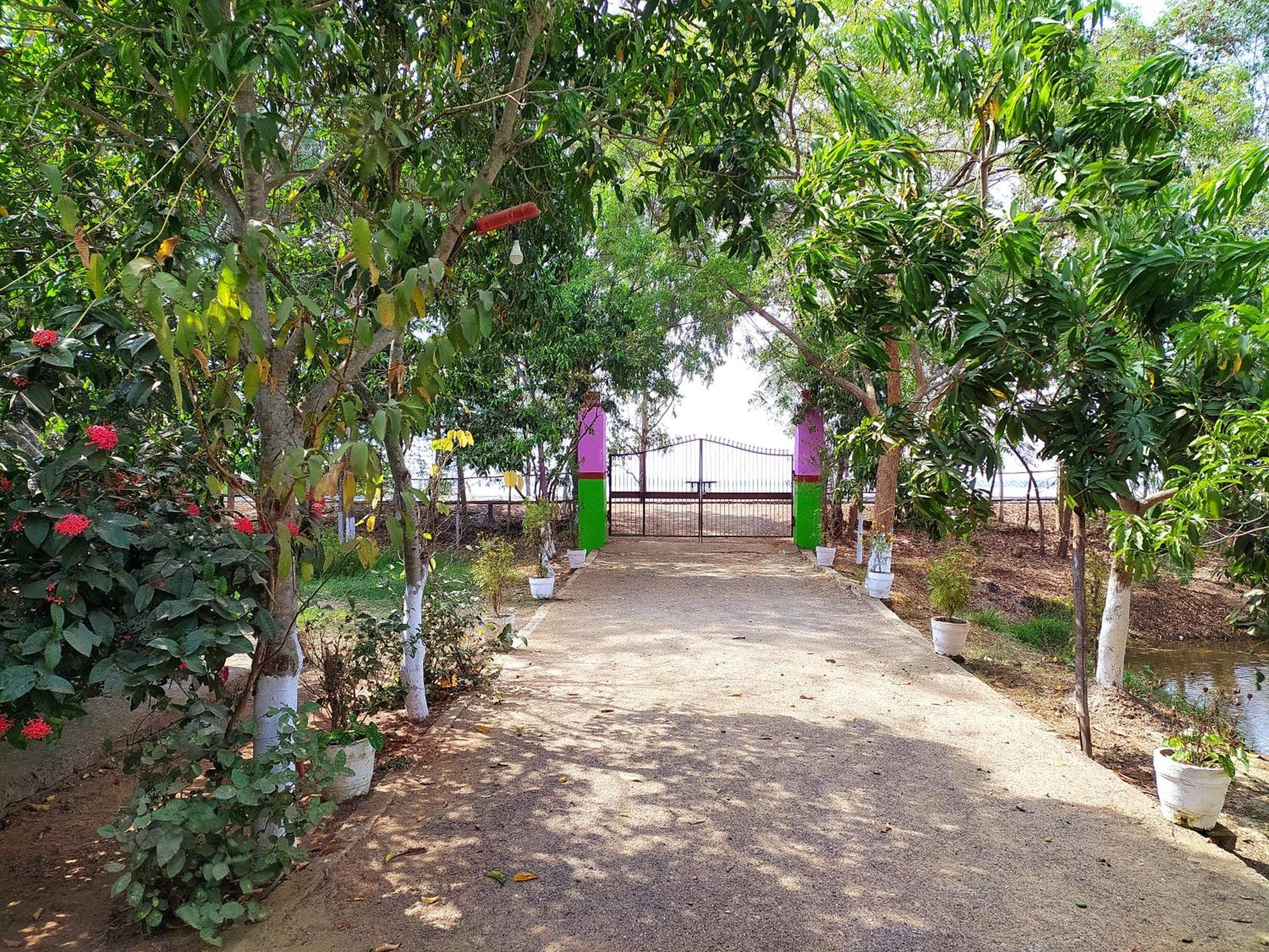 Estuarine Village Resort Sātabhāya Zewnętrze zdjęcie
